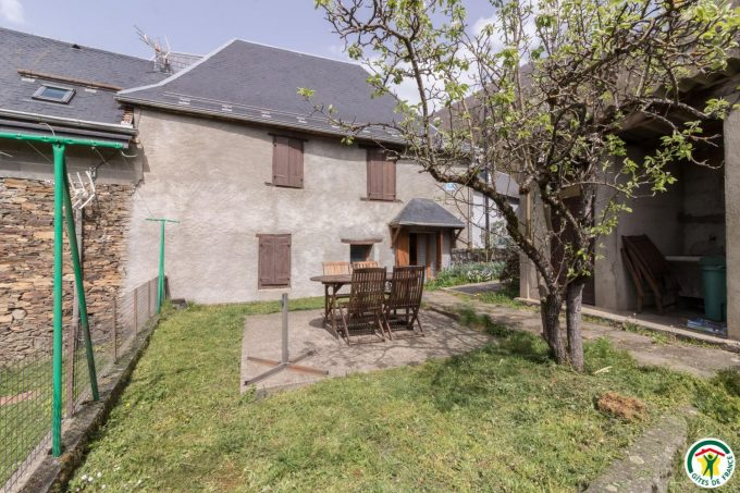 31G100288-04ab509763534516878f1f3f9d1cdead