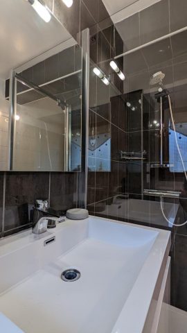 31G100288-ceec049055d2473bb502a411530aa708