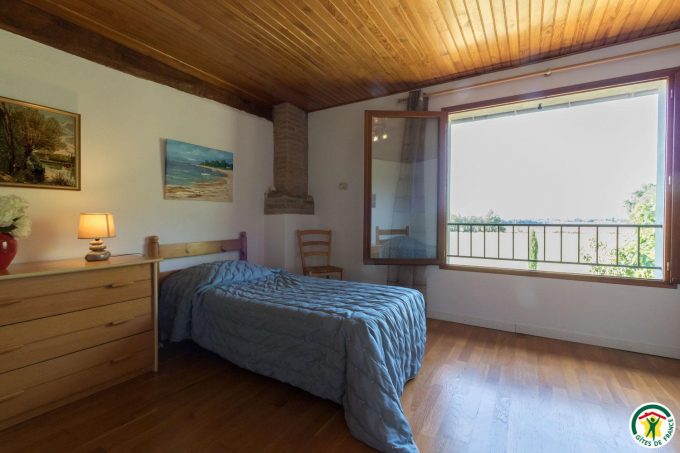 31G100307-1ec7a42f250c4b728e5a11ac397cf58c