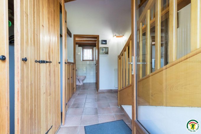 31G100307-31c051df844140a5ba46e5097f10186a