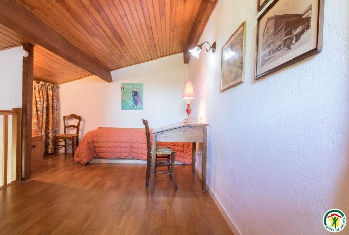 31G100307-65f3c292aa964930ab0e807a8154e6ac