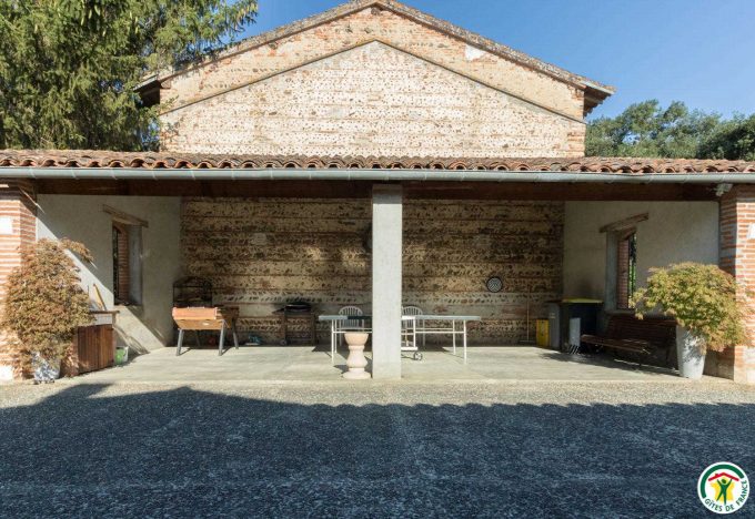 31G100307-9d2a1cfe207542c7b52c60e508c3b4b6