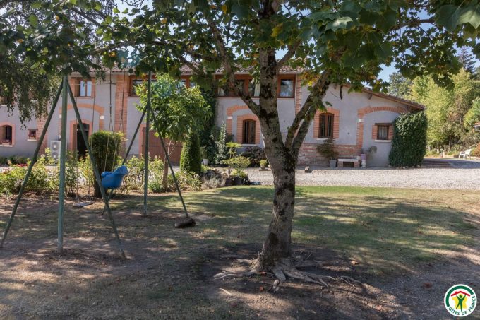 31G100307-d14bfccdf251405dbb2372701e95a57a