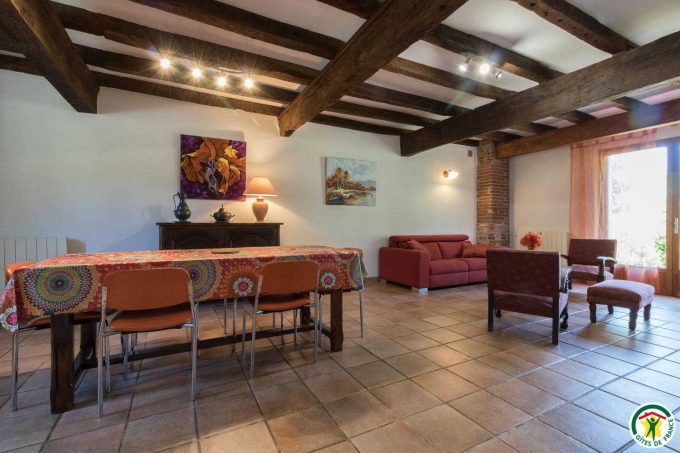 31G100307-f5fe2b89ac4646caa0553569e551be01