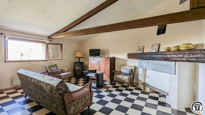 31G100310-881025280e7349d6a7afae795b41bf0c