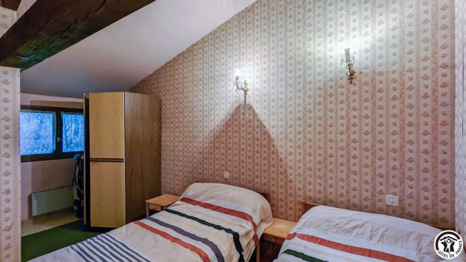 31G100310-9df3421af82245e288c9842f52be7b76