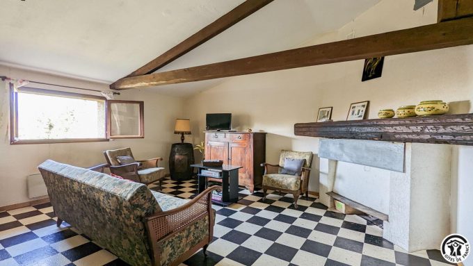 31G100310-cb10b1893dd34e32b3e140f014222aee