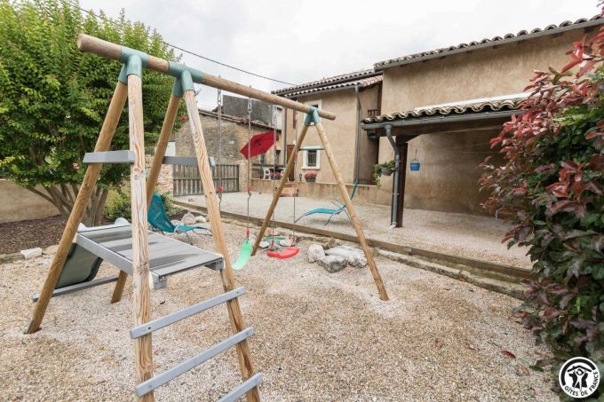 31G100342-235ef0804fd2456692e96f018668c342