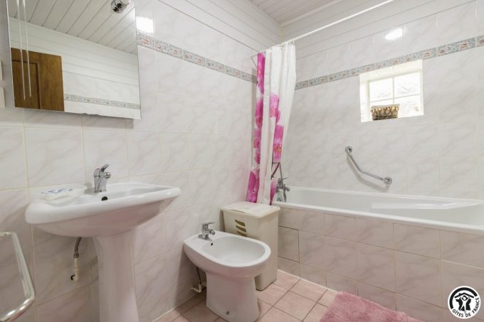 31G100342-a4beec2e49524cd18a9e018fa5b79544