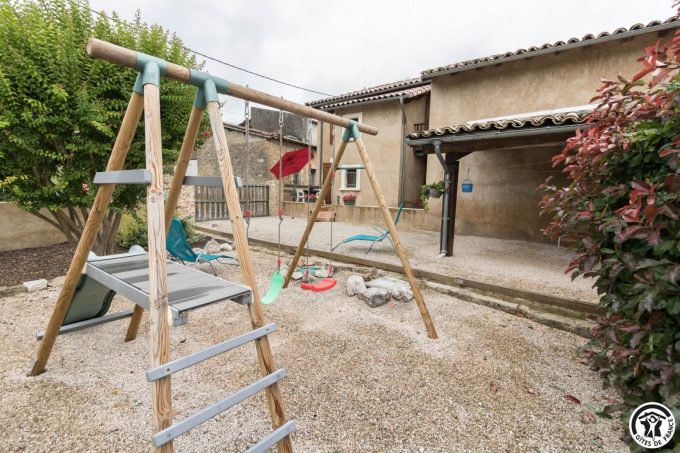 31G100342-fded5342916142209149a2a8cd4b0029