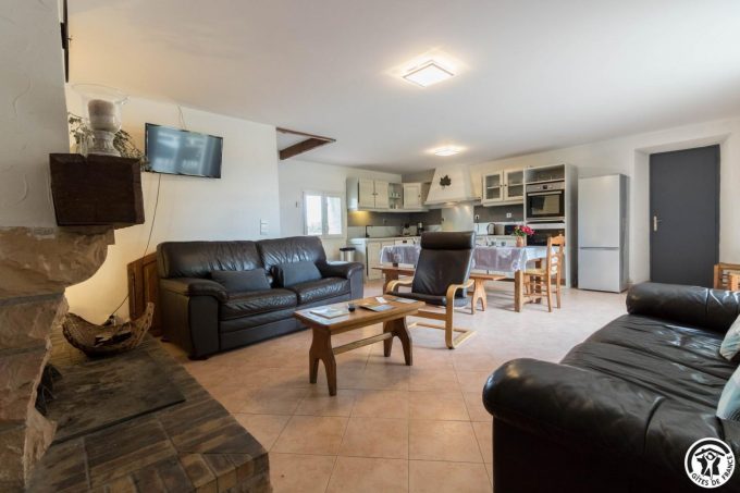 31G100344-6ecf36e8d2be48ff98471554ccdb1b10