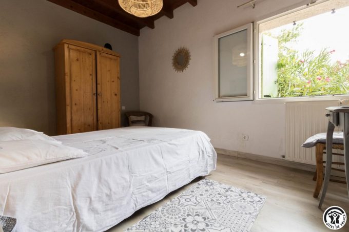 31G100344-6f16cd4d26bd460bac5013cb64d3ade3