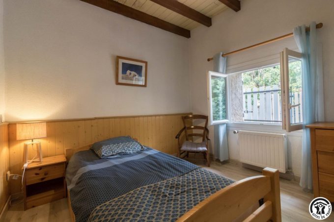 31G100344-bcbd9004b1cd477bbbebe4959b11f52e