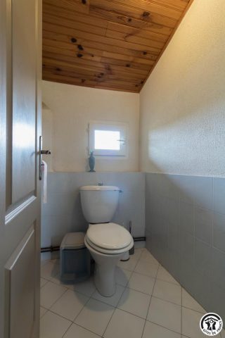 31G100344-d37557f7d0724bfd92ee42569e7e288f