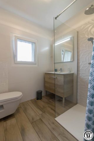 31G100344-feeb77d1302c4817b052556dfe8b9b4c