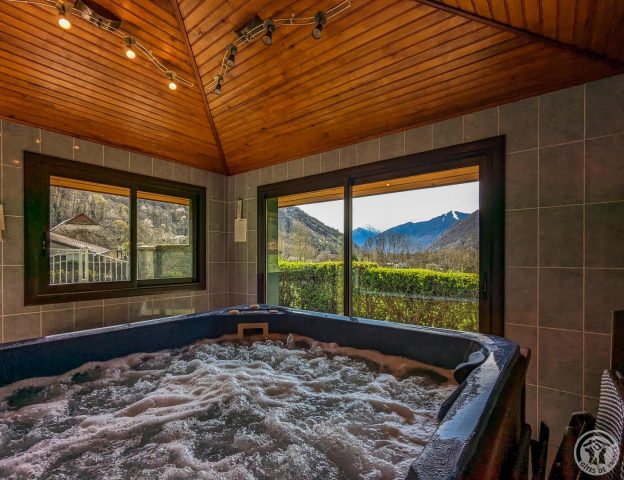 31G100355-9620fbeb0d084c10b25574673fd9c114