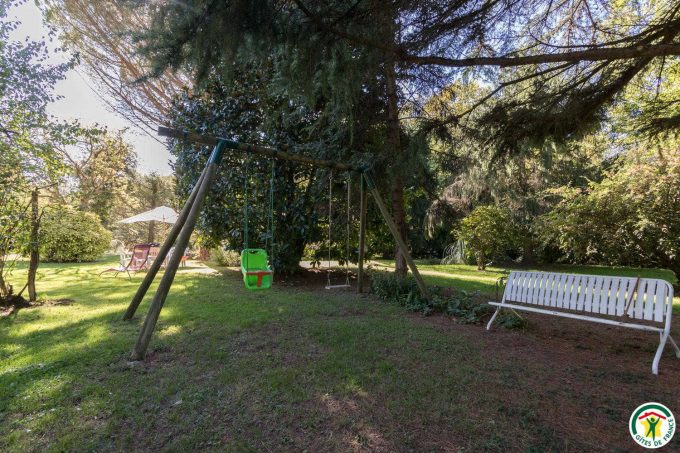 31G100358-031df4f1e2734d7584a862bd92fe61d8