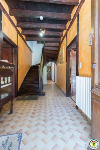 31G100358-27ef4eb75bda4d34a60c9dece47ea2f0