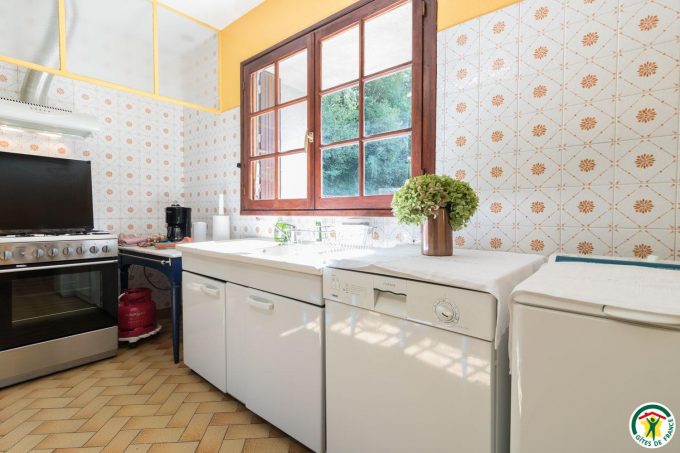 31G100358-44bf0ff4db1741c98c5117444cd58d7f