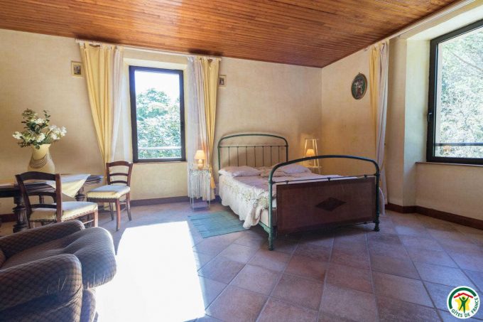 31G100358-50d8b940546a4195aa18fae63ed96eb8