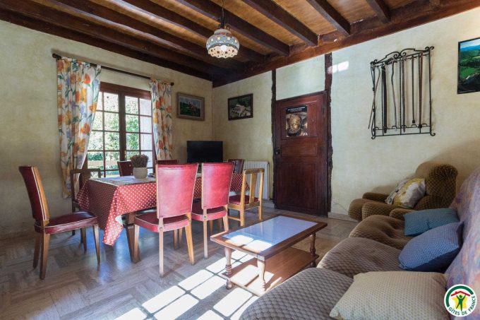 31G100358-81899ab78d08440e8f2dd6b43d455e20