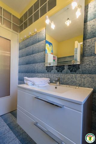 31G100358-b37832be531344a3a680349c2a46c578