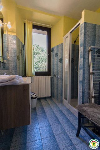 31G100358-d3783a0219a94174b758a3894956ee41