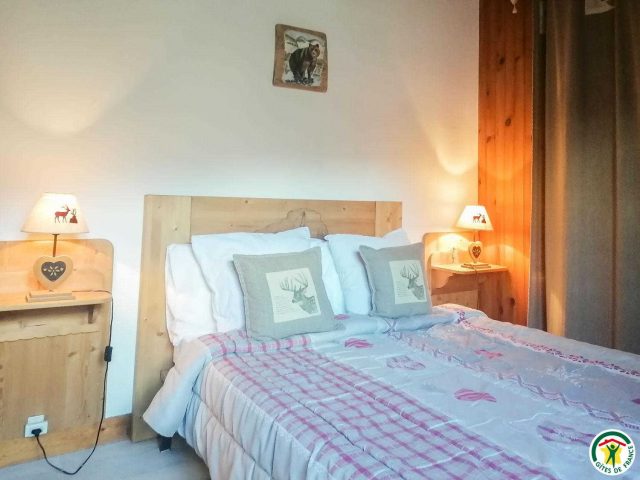 31G100375-196d007fa5f645568c7ce3604f2b5258