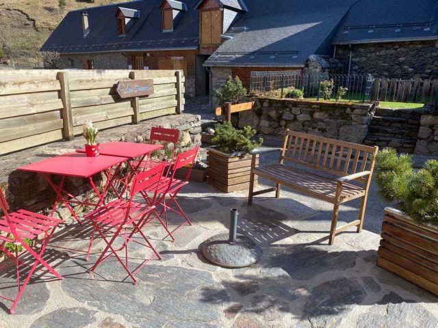 31G100375-1b382beeb71c42b18562c72809b52aaf