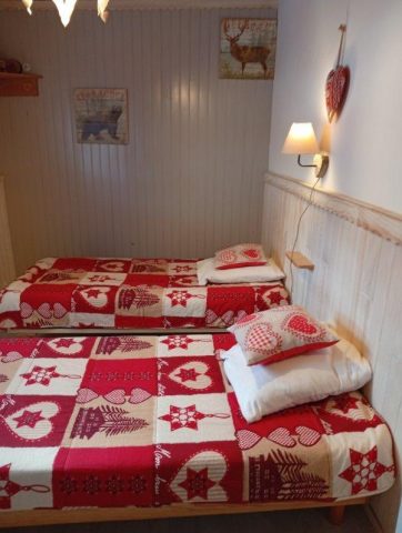 31G100375-1ee109ea98154a3bb52ceb3569667fb5