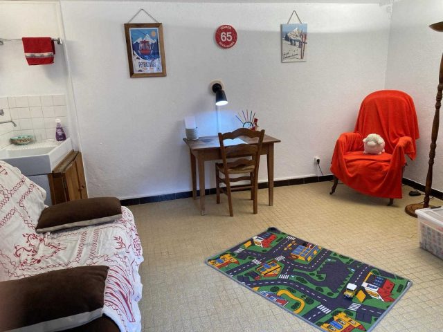 31G100375-3995fdd76774461897cd9bf7f7e231d0