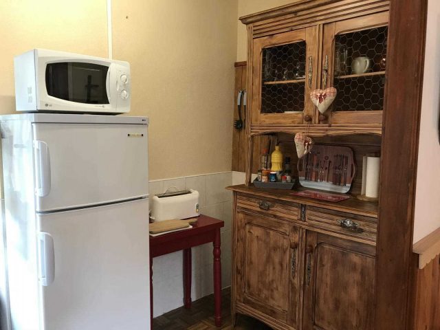 31G100375-5054840514c0413eaa30a5bd59d30158