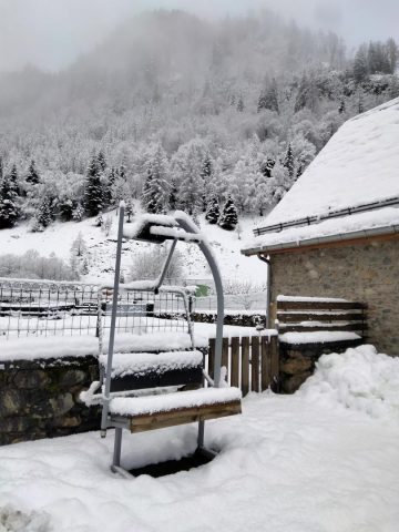 31G100375-5982dba7b806491288658d6823da92ba