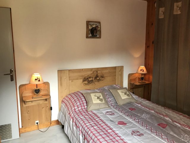 31G100375-71fe608a70154fefb5b8465019b9f827