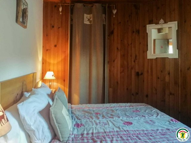 31G100375-a18f8c7cea264106aad2fddd51f06616