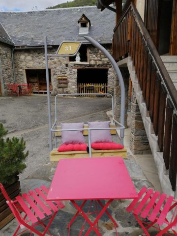 31G100375-a915232a7d284cc0aef990503336b6c9