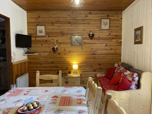 31G100375-c037ac95d92142ecaa8cee5765594d47