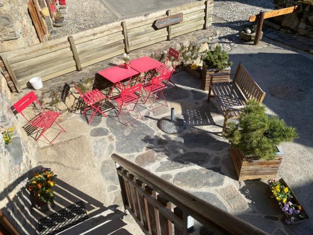 31G100375-c33fde4702bf460ca4a04477b14117ad