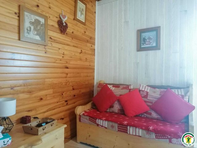 31G100375-d351855cb23c4f2bb1613a66c7025d5d