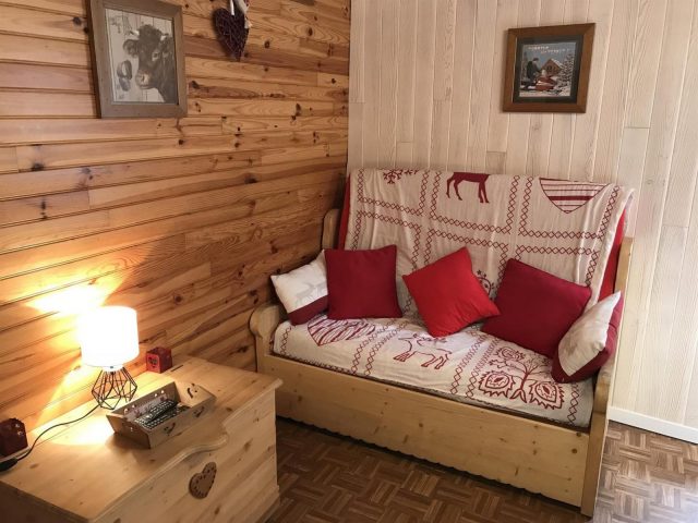 31G100375-ea77d453bf3f42259527cf828b505613