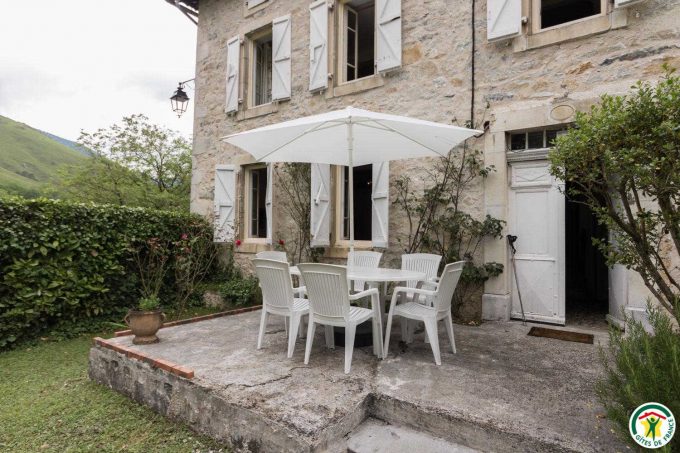 31G100403-2a7731ff9ce941e28f9519c4de14e9fb