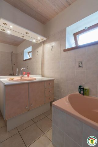 31G100403-61202109489c4d7688c2bb8c1fc10cdb
