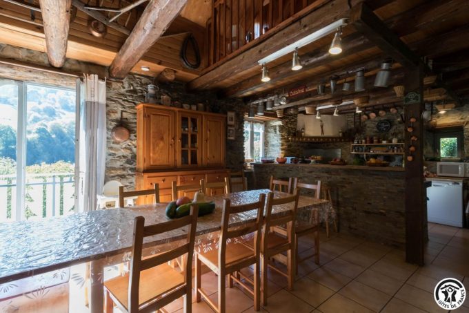 31G100440-0ce1ab95fb014c6389f44a41c3e6e3d7