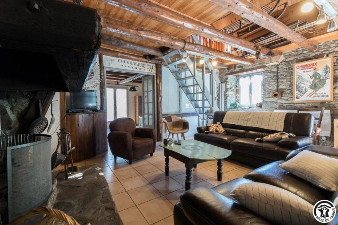 31G100440-3669711fa3e548909daff688dcbfba8f