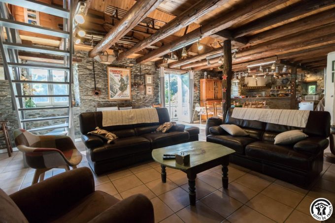 31G100440-90857045bd824fd98f815188666fb2d8