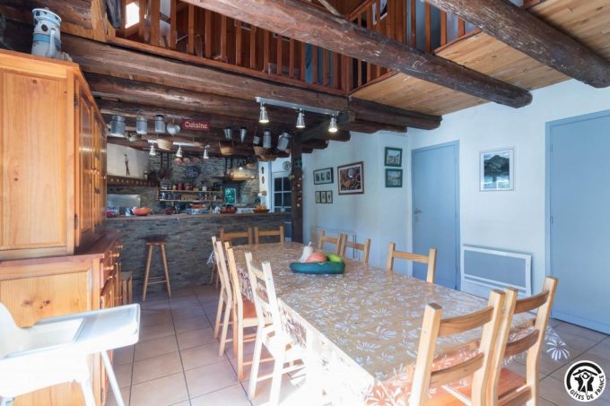 31G100440-9219a54bef6c4ed7a6db1b69973f0890