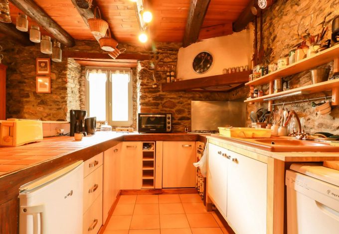 31G100440-caea738cd63f435db29420b0bb908b67