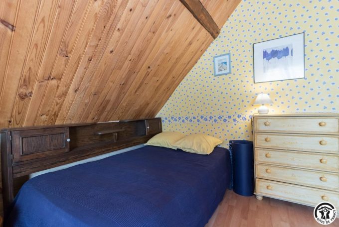 31G100440-e44c6bfe96b045e2916c32d8f617fa20