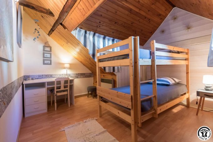 31G100440-eba75ace3a154389951fa55eb428146e