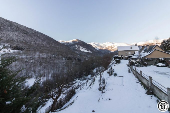 31G100445-339345548d634aaa9e5d20ada19152e8